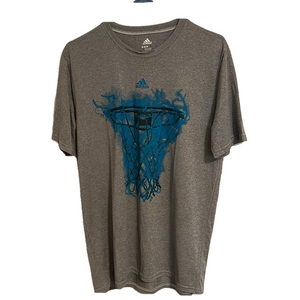 𝅺adidas Men’s Medium Athletic shirt